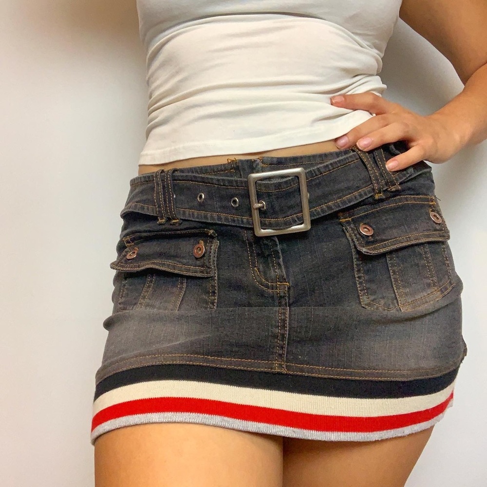 Vintage Skirt! Super Edgy and Sexy- MUST HAVE 🖤🌹